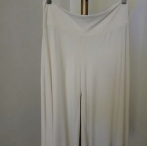 Love in Women's Shorts / Dress Shorts - Pre Owned - Good Condition